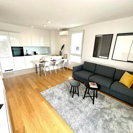 Sono - App With Garage&elevator Apartment